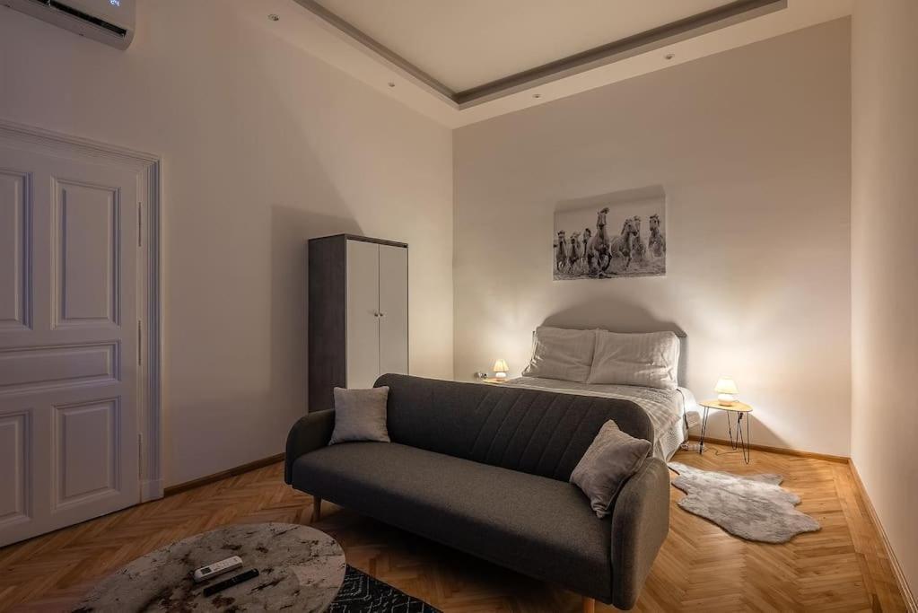 Dizsu'S Place Budapest Luaran gambar