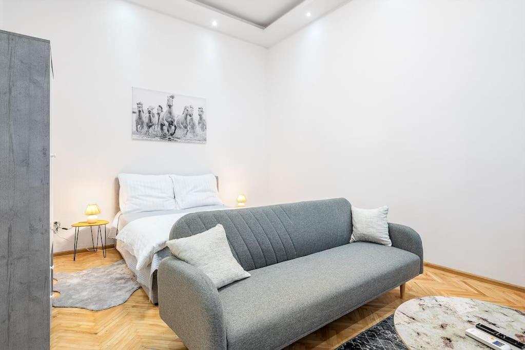 Dizsu'S Place Budapest Luaran gambar