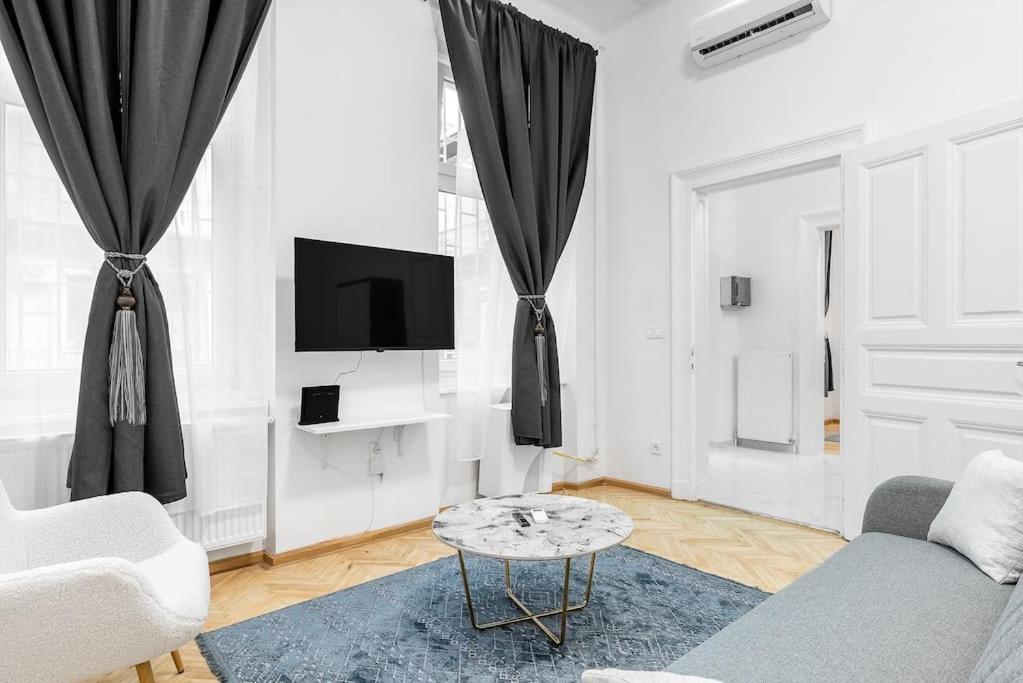 Dizsu'S Place Budapest Luaran gambar